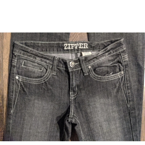 ZIPPER Brand Womens Dark Gray Wash Bootleg Jeans w/ Studs & Rhinestones - Size 5 - Picture 2 of 16